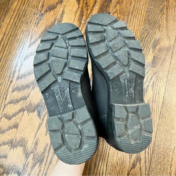 Blundstone Black Chelsea Boots with Rainbow Elastic Panels - Picture 4 of 11